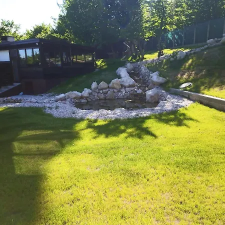 Lodge Maiden Water