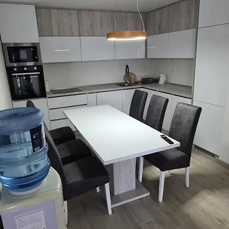 Maiden Water Orman Evi *