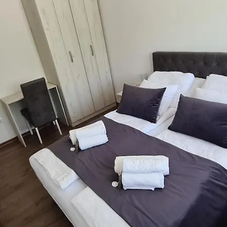 Maiden Water Lodge *