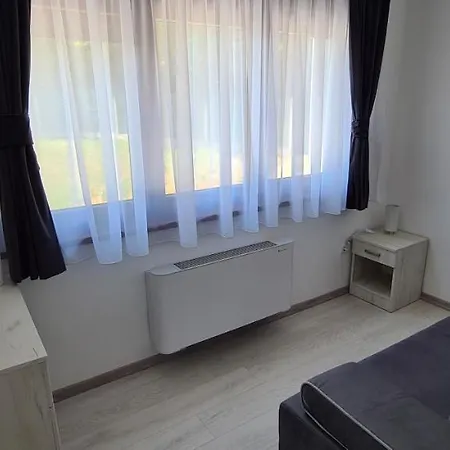 Maiden Water Orman Evi *