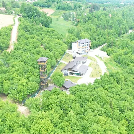 Maiden Water Lodge *