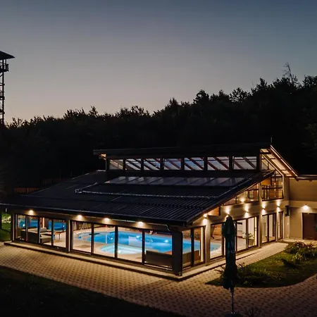 Lodge Maiden Water