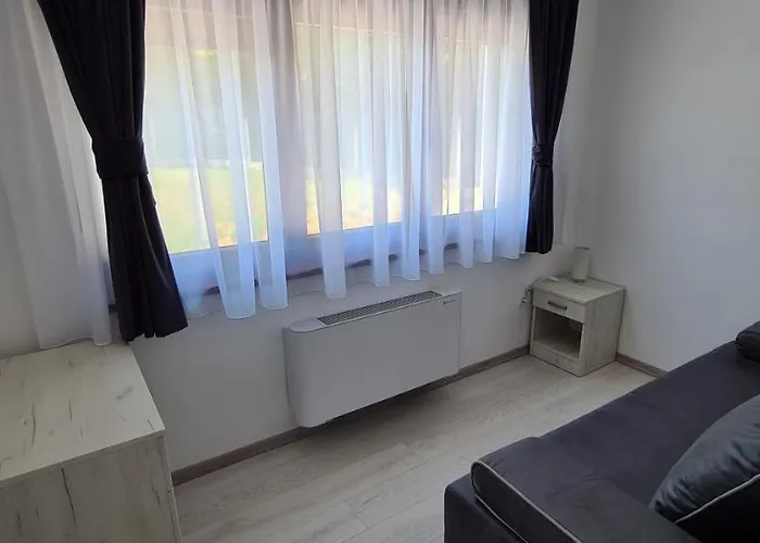 Maiden Water Lodge *